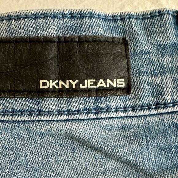New DKNY Jeans Bermuda Shorts Women's Size 8 Blue Soft Stretch Fabric Coastal - Picture 8 of 15